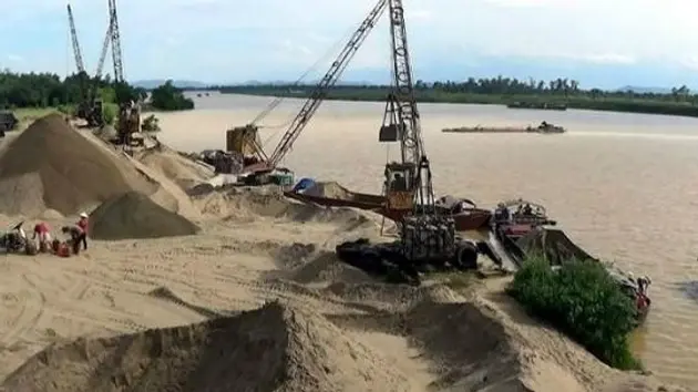 Hà Nội hủy đấu giá 3 mỏ cát vì vi phạm
