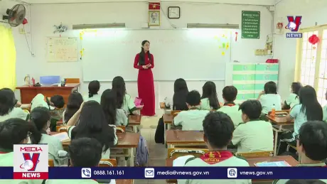 Đề xuất miễn học phí cho con nhà giáo