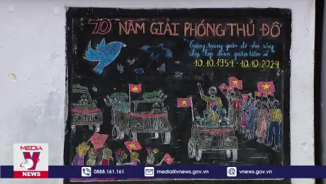 Những bức tranh cổ động bằng phấn màu nơi ngõ nhỏ