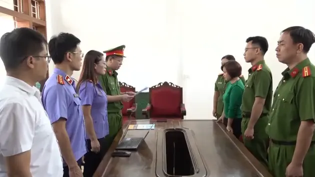 Bị cáo buộc làm giả con dấu, giám đốc đối mặt với án tù