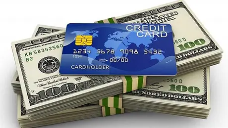 Tín dụng cuối năm: Cơ hội và thách thức đồng hành