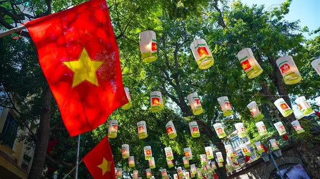 Thời tiết ngày 10/10: Bắc Bộ trời nắng, Nam Bộ mưa rào và dông