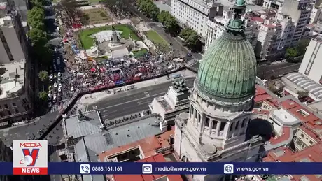 Đình công phản đối cắt giảm ngân sách giáo dục tại Argentina