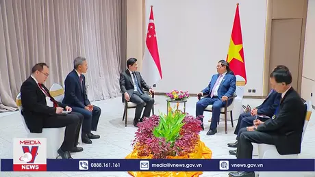 Thủ tướng Phạm Minh Chính gặp Thủ tướng Singapore