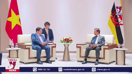 Thủ tướng Phạm Minh Chính gặp Quốc vương Brunei