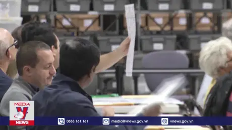 Nhiều cuộc thăm dò kết quả trái chiều sát thềm bầu cử Mỹ