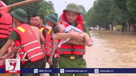 Công an nhân dân “4 tại chỗ, 3 sẵn sàng” trong mưa bão