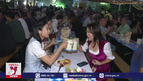 Sôi động Lễ hội Bia Đức Oktoberfest 2024