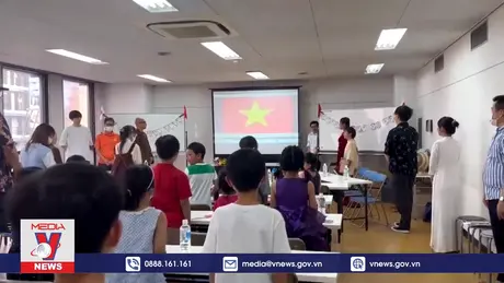 Dạy tiếng Việt để giữ gìn bản sắc dân tộc