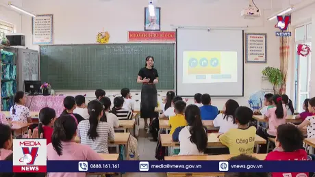 Miễn học phí cho con giáo viên có khả thi?