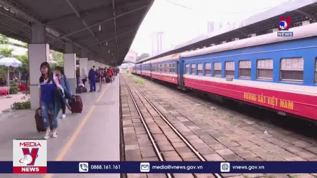 Giảm 90% giá vé tàu Tết cho Mẹ Việt Nam anh hùng