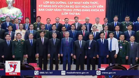 Khai giảng lớp bồi dưỡng cán bộ quy hoạch Ủy viên Trung ương Đảng khóa XIV