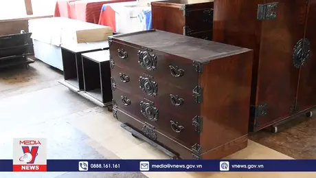Giữ gìn truyền thống với nghề làm tủ Iwayado Tansu
