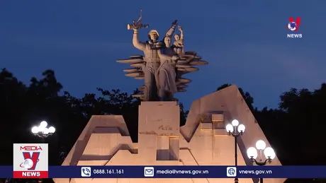 Dâng hương tưởng nhớ các anh hùng liệt sỹ và Tổng Bí thư Lê Duẩn