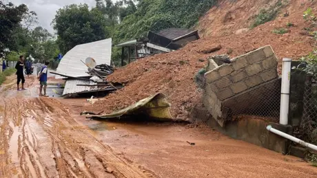 Thời tiết ngày 16/10: Vùng núi phía Bắc và Trung Bộ có mưa rất to, nguy cơ lũ quét, sạt lở đất 