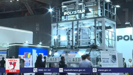 Khai mạc Triển lãm quốc tế, máy và thiết bị ngành công nghiệp nhựa và
cao su