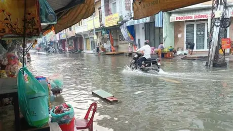 Tiểu thương Thủ Dầu Một khốn đốn vì triều cường