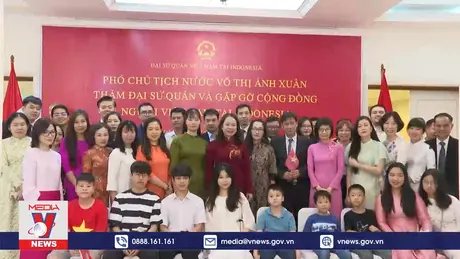 Phó Chủ tịch nước gặp gỡ cộng đồng người Việt Nam tại Indonesia