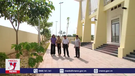 Nữ cán bộ mặt trận tiêu biểu