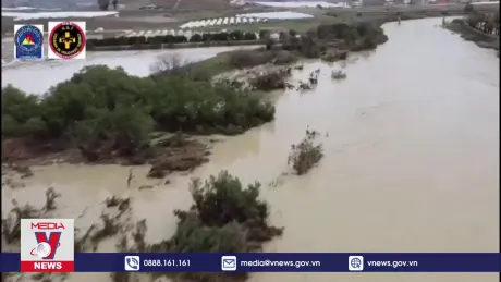 Vùng Đông Bắc Italy chìm trong lũ lụt