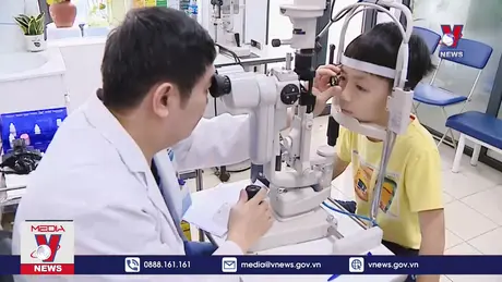 Báo động tình trạng trẻ mắc tật khúc xạ