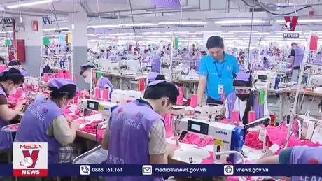 Tăng biên chế công đoàn để chăm lo tốt hơn cho người lao động