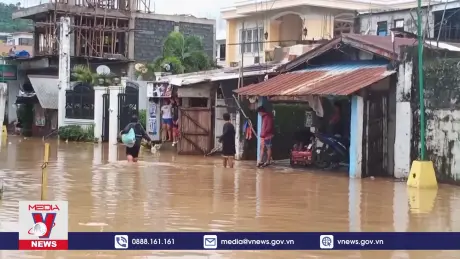 Bão Trà Mi đổ bộ miền Bắc Philippines