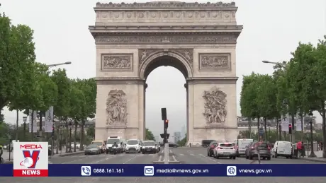 Moody’s hạ triển vọng tín nhiệm của Pháp