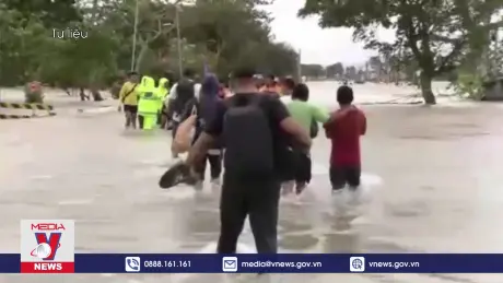 Philippines cảnh báo về cơn bão mới Kong-rey