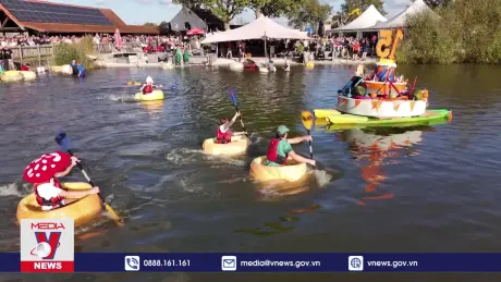 Sôi động giải đua thuyền bí ngô ở Bỉ