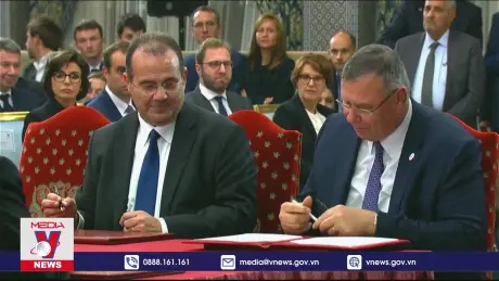 Pháp, Maroc ký kết hàng loạt thỏa thuận hợp tác