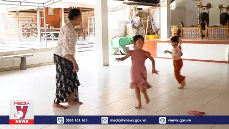 Arini Alit - Huyền thoại múa Bali