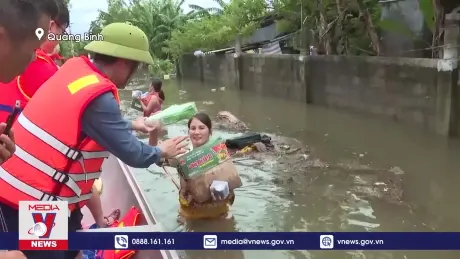 Quảng Bình đảm bảo nhu yếu phẩm cho vùng ngập lụt