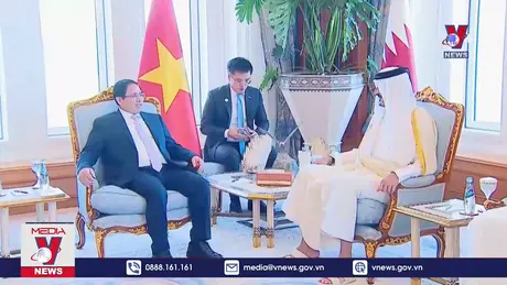 Thủ tướng Phạm Minh Chính hội kiến Quốc vương Qatar
