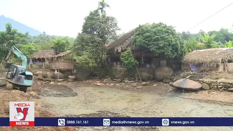 Xóa nhà tạm, nhà dột nát, hỗ trợ làm nhà cho đồng bào sau lũ