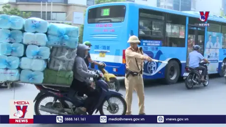 Người dân chưa mặn mà tích hợp giấy phép lái xe trên VNeID