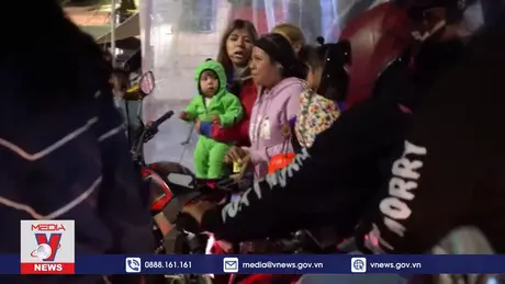 Rầm rộ lễ phát kẹo trước thềm “Ngày của người chết” ở Mexico