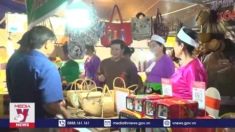 Tưng bừng phiên chợ vùng cao tỉnh Hòa Bình năm 2024