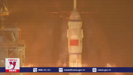 Tàu vũ trụ Thần Châu-18 trở về Trái Đất