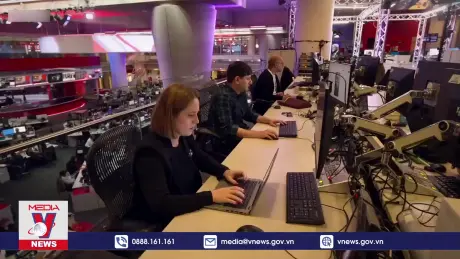 Nỗi lo tin giả trong cuộc bầu cử kịch tính ở Mỹ