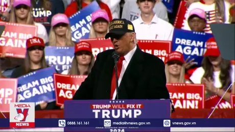 Ông Trump và bà Harris gấp rút tìm kiếm sự ủng hộ trước giờ G