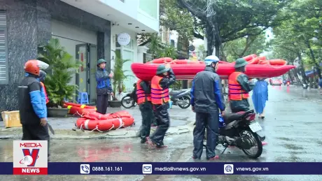 Mưa lớn gây ngập lụt nhiều nơi tại Đà Nẵng