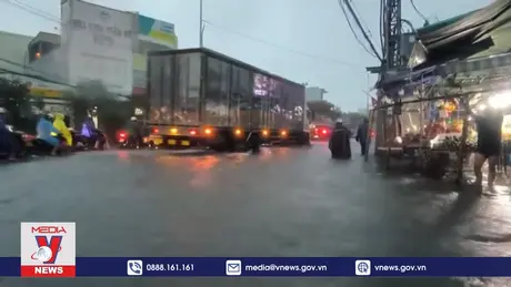 Học sinh Đà Nẵng nghỉ học do mưa lớn