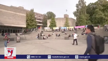 Anh tăng học phí đại học lần đầu tiên sau 8 năm