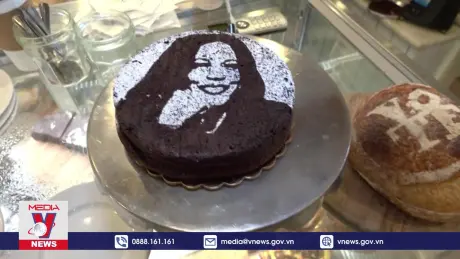 Bánh Kamala Harris khuyến khích cử tri bỏ phiếu