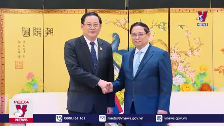 Thủ tướng Phạm Minh Chính gặp Thủ tướng Lào