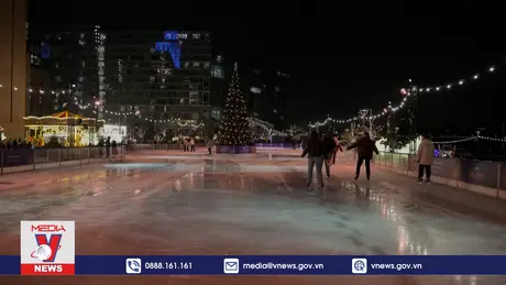 Sân băng trên nền nhà máy điện tại Anh mở cửa dịp Giáng sinh