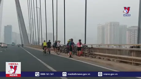 Tái diễn tình trạng đi xe đạp vào cao tốc