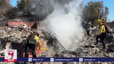 Nỗ lực khống chế cháy rừng tại Mỹ