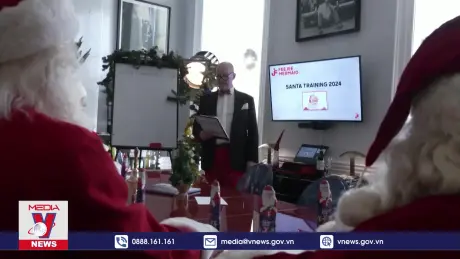 Trường “đào tạo” ông già Noel tại Anh